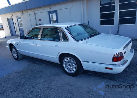 2000 Jaguar Xjr из США, поврежденный, VIN LF18062